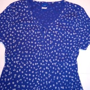 Old Navy blue flower shirt size 10-12